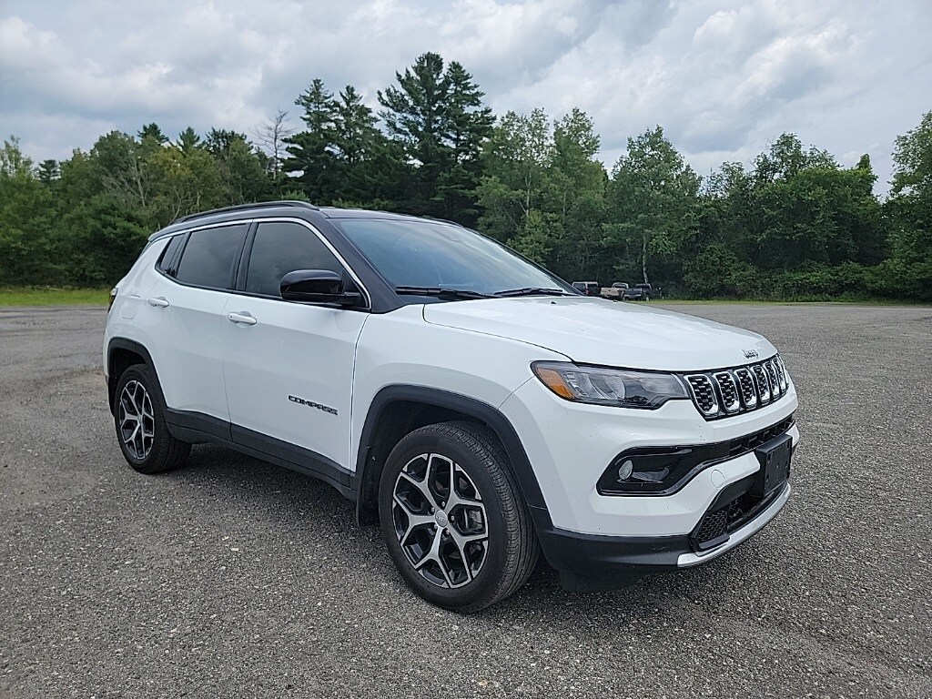2024 Jeep Compass Limited photo 3