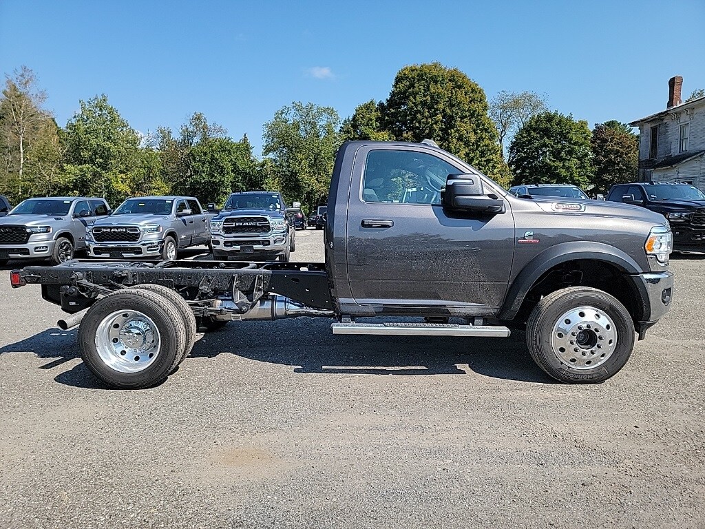 2024 Ram 5500 Tradesman photo 4