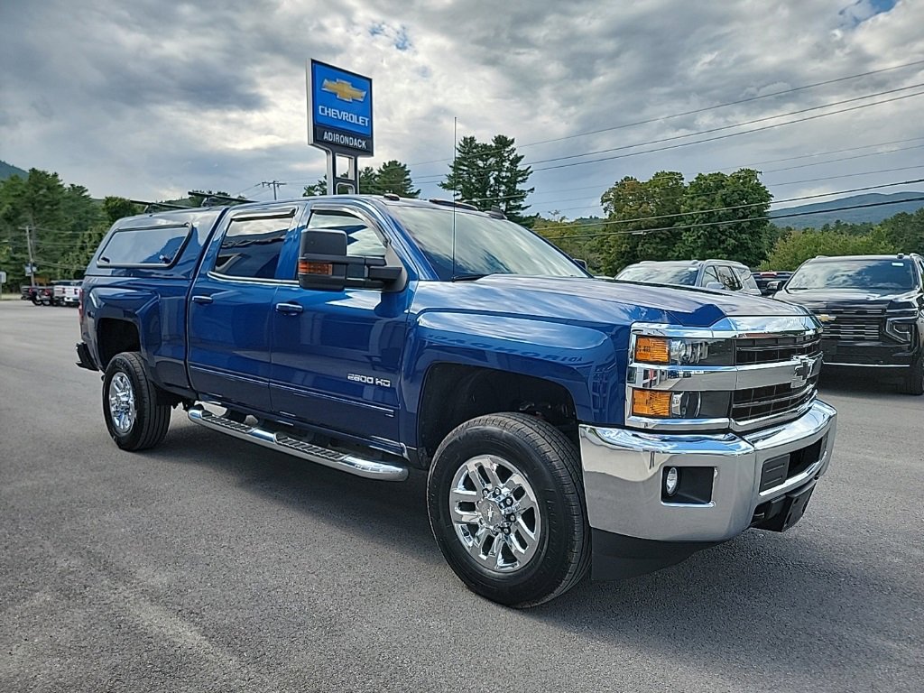 2019 Chevrolet Silverado 2500HD LT photo 3