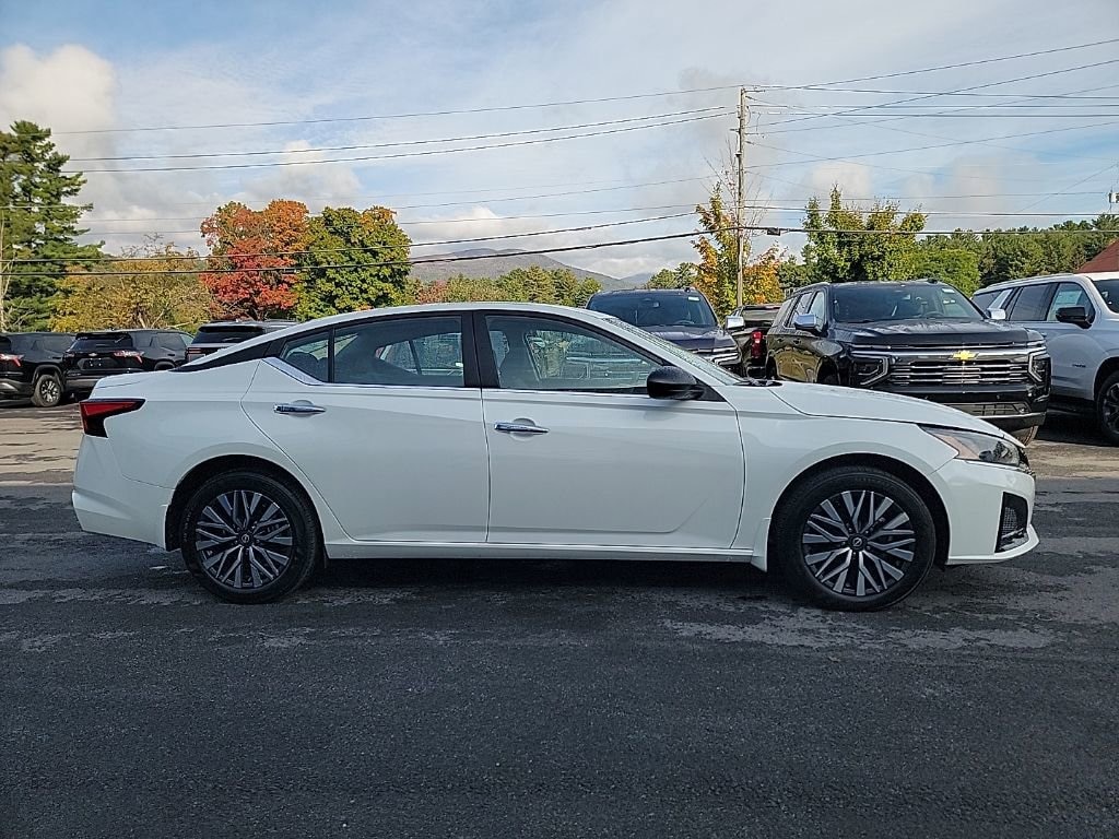 Used 2024 Nissan Altima 2.5 SV