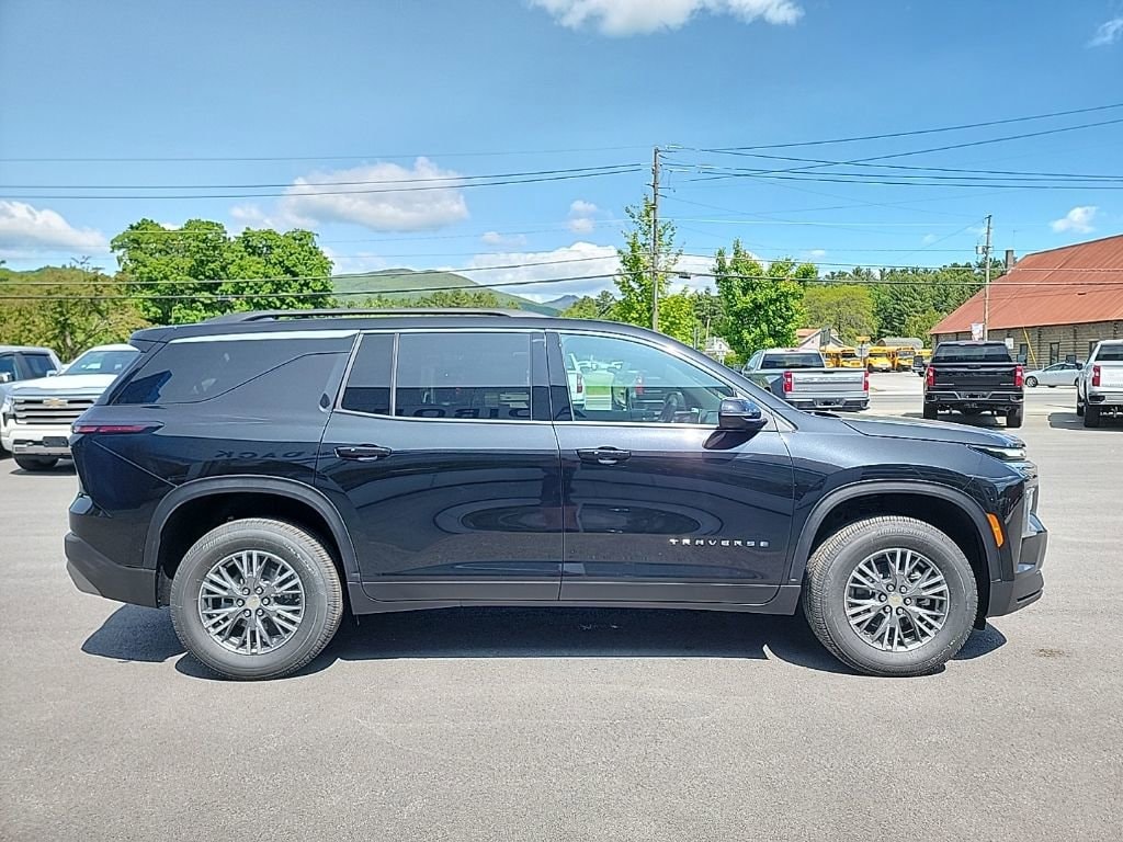 New 2025 Chevrolet Traverse LT SUV