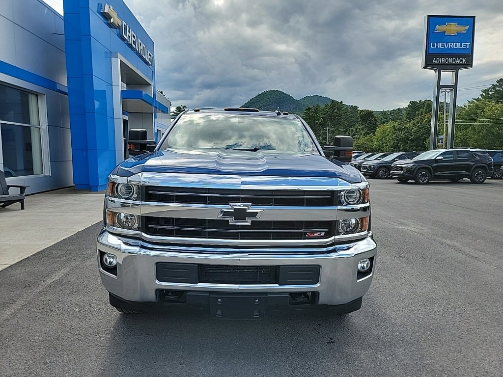 2019 Chevrolet Silverado 2500HD LT photo 2