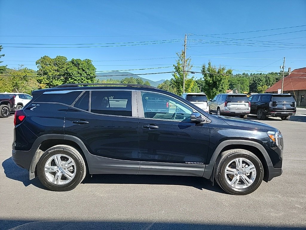 2022 Gmc Terrain SLE photo 3
