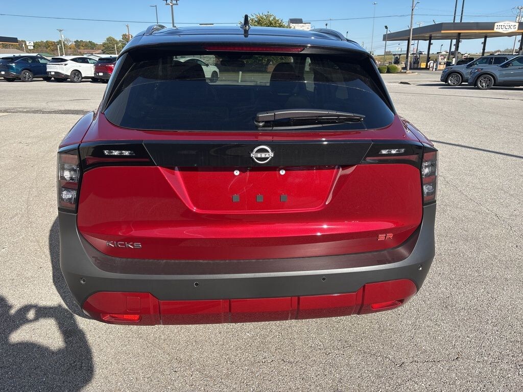 New 2025 Nissan Kicks SR SUV