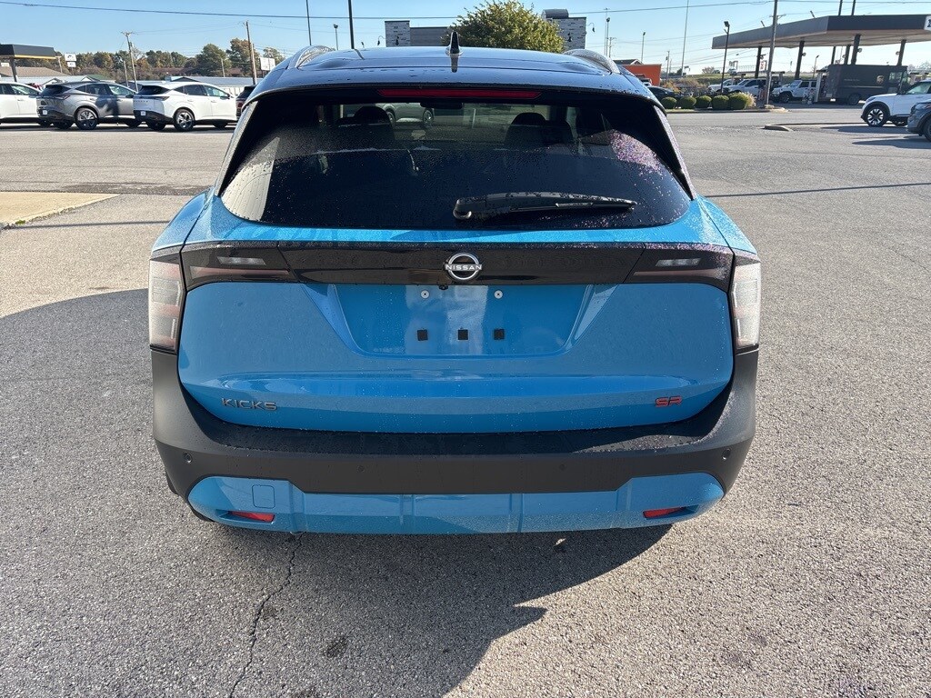 New 2025 Nissan Kicks SR SUV
