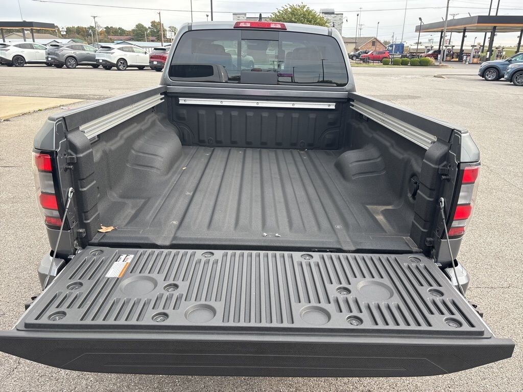 New 2025 Nissan Frontier SL Truck