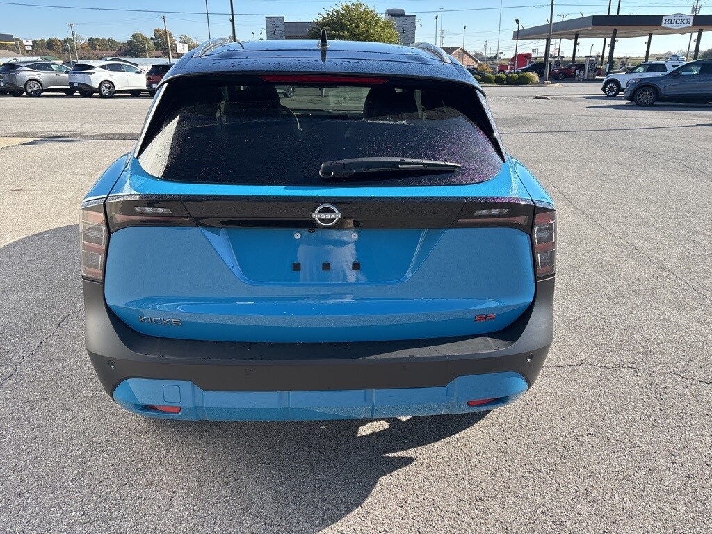 New 2025 Nissan Kicks SR SUV