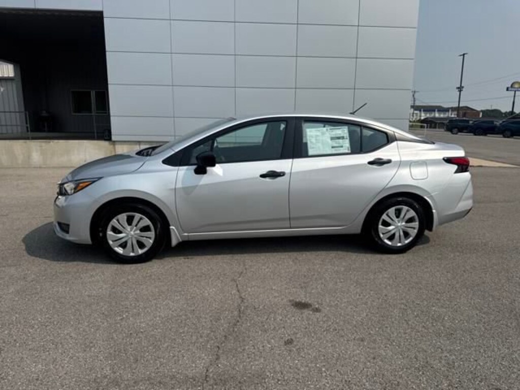 New 2025 Nissan Versa 1.6 S Sedan