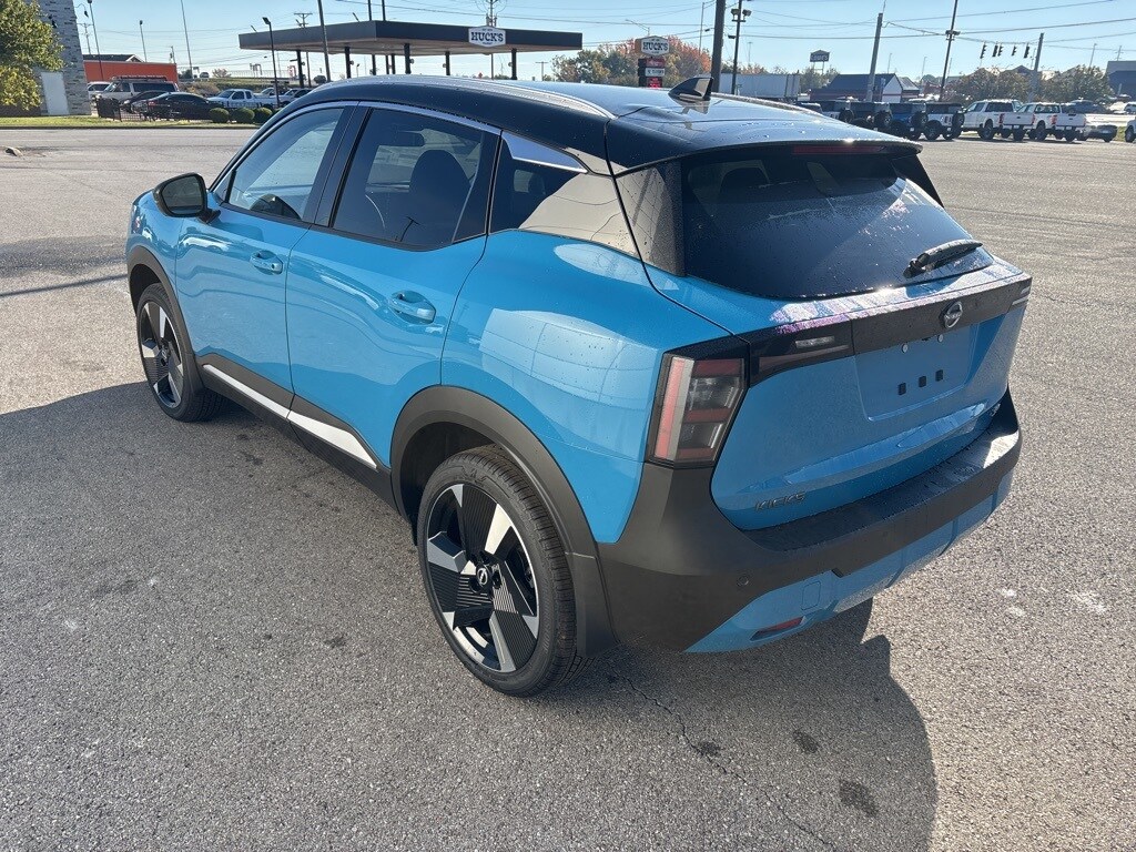 New 2025 Nissan Kicks SR SUV