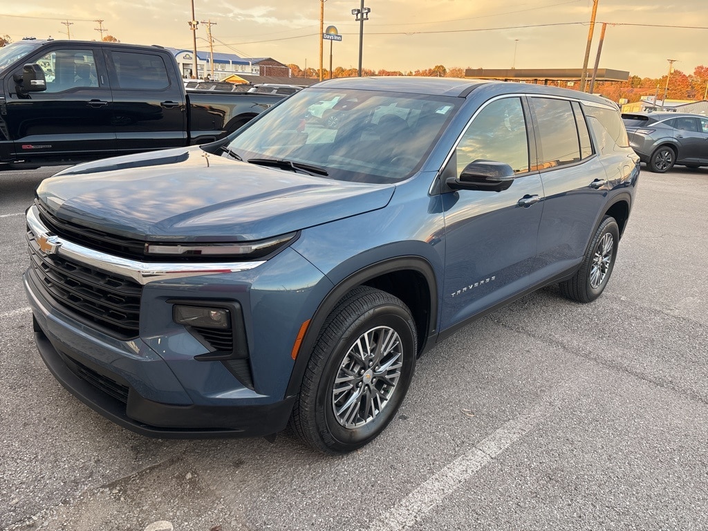 Used 2024 Chevrolet Traverse LS SUV