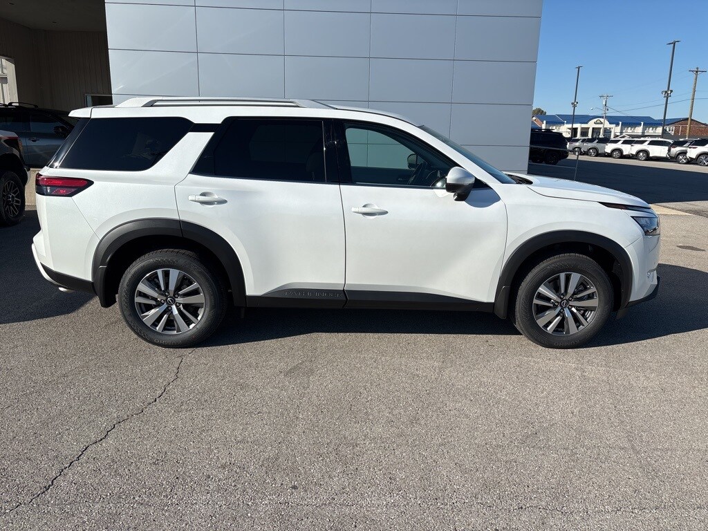 New 2025 Nissan Pathfinder SL SUV