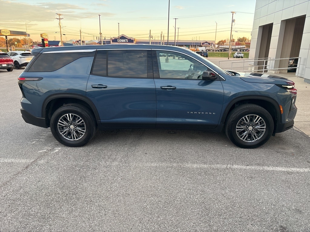 Used 2024 Chevrolet Traverse LS SUV