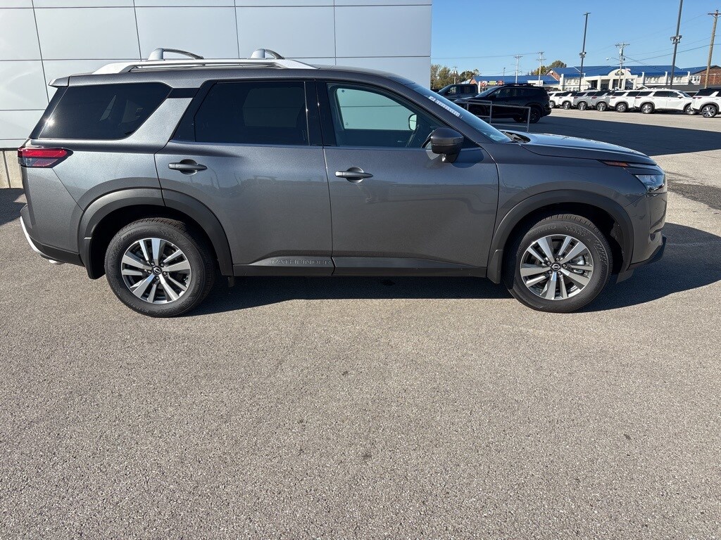 New 2025 Nissan Pathfinder SL SUV