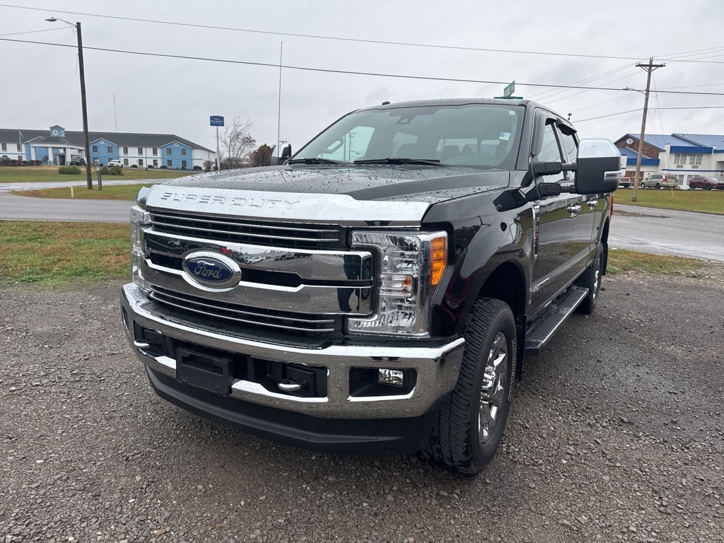 2017 Ford F-250 Super Duty Lariat's photo