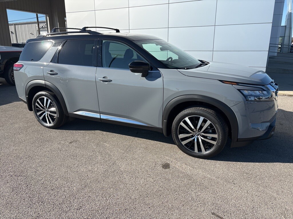 New 2025 Nissan Pathfinder Platinum SUV