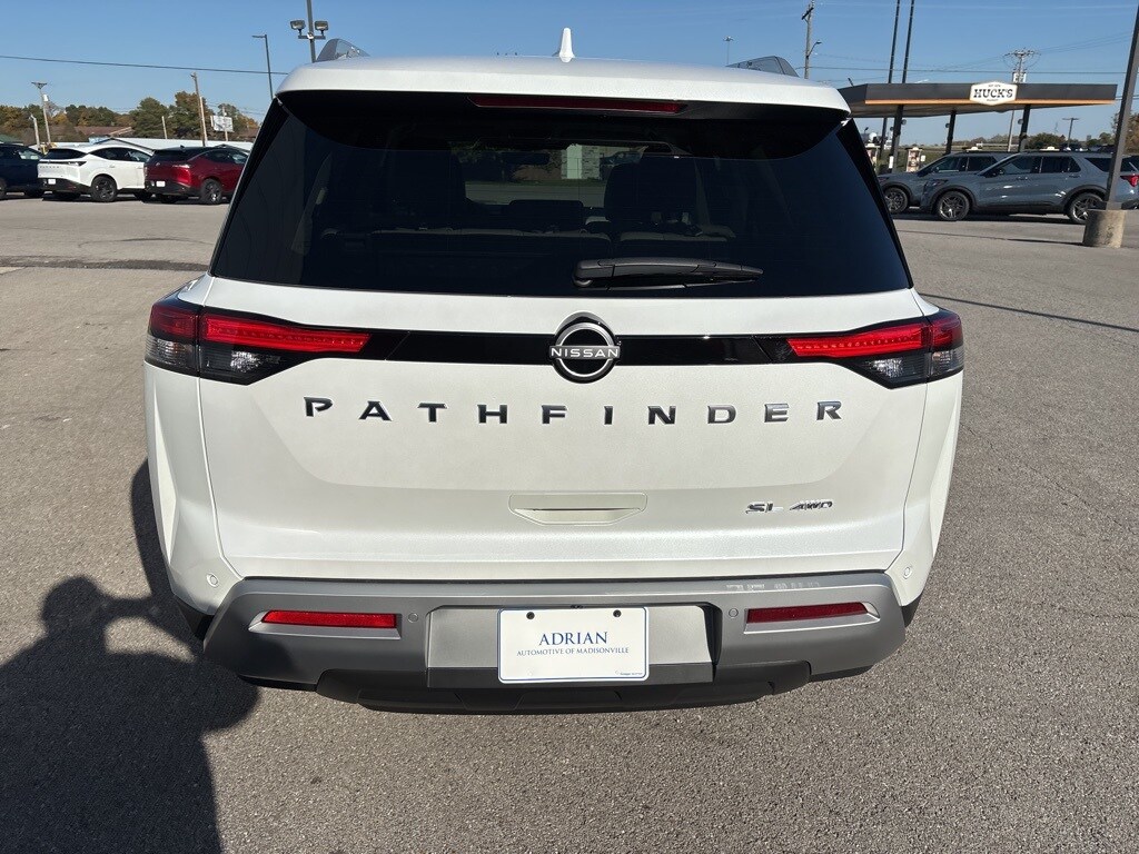 New 2025 Nissan Pathfinder SL SUV