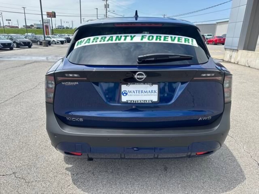 New 2025 Nissan Kicks SV SUV