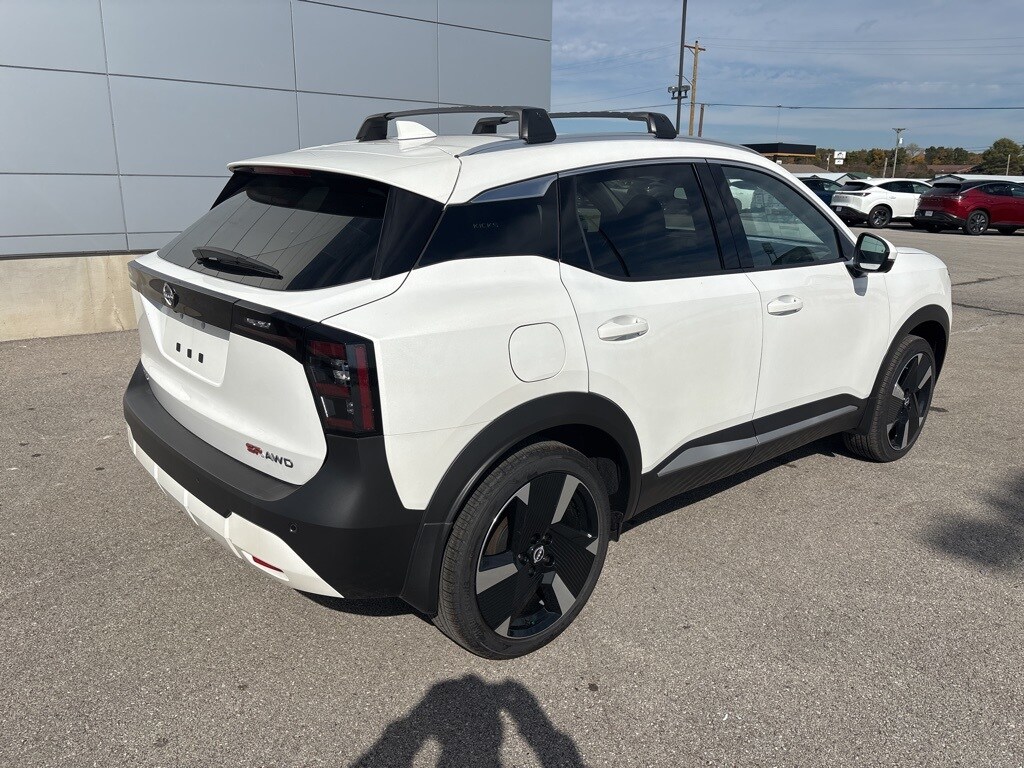 New 2025 Nissan Kicks SR SUV