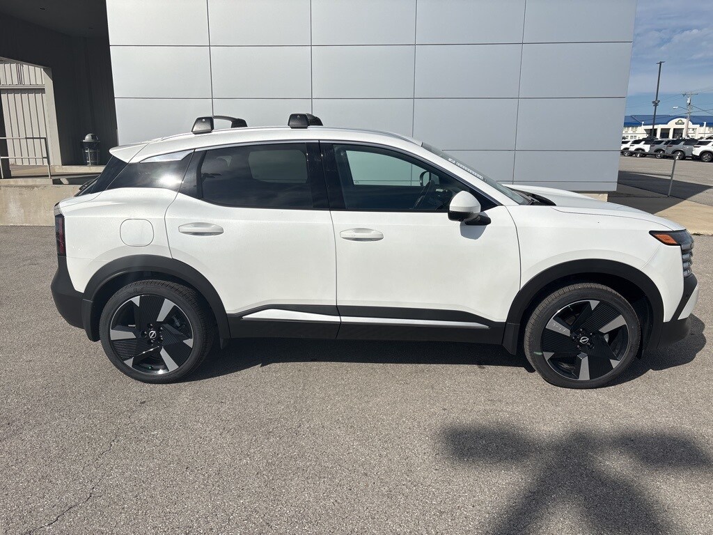 New 2025 Nissan Kicks SR SUV