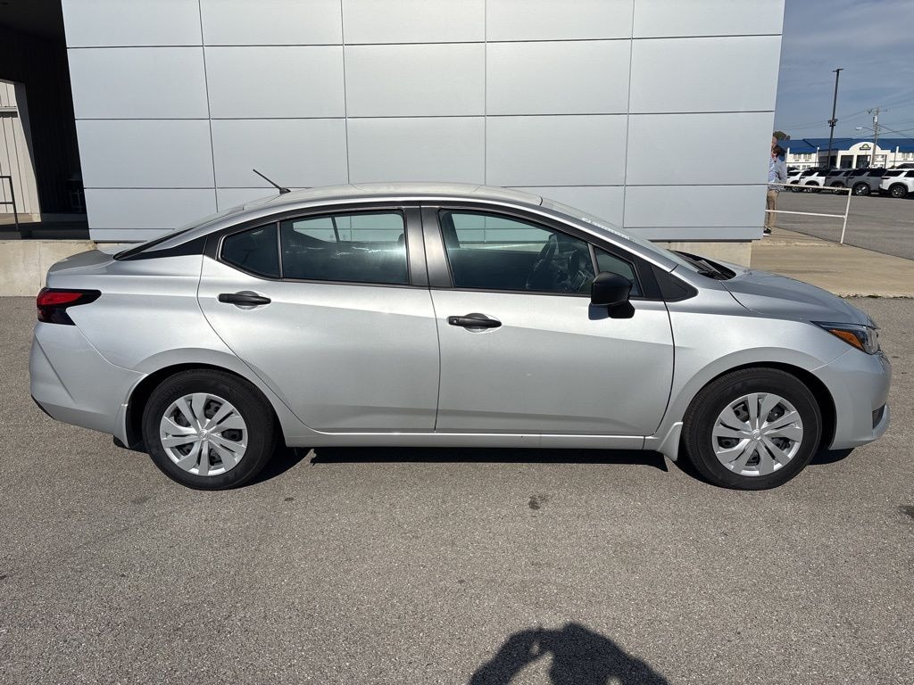 New 2025 Nissan Versa 1.6 S Sedan