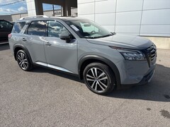 2025 Nissan Pathfinder Platinum SUV