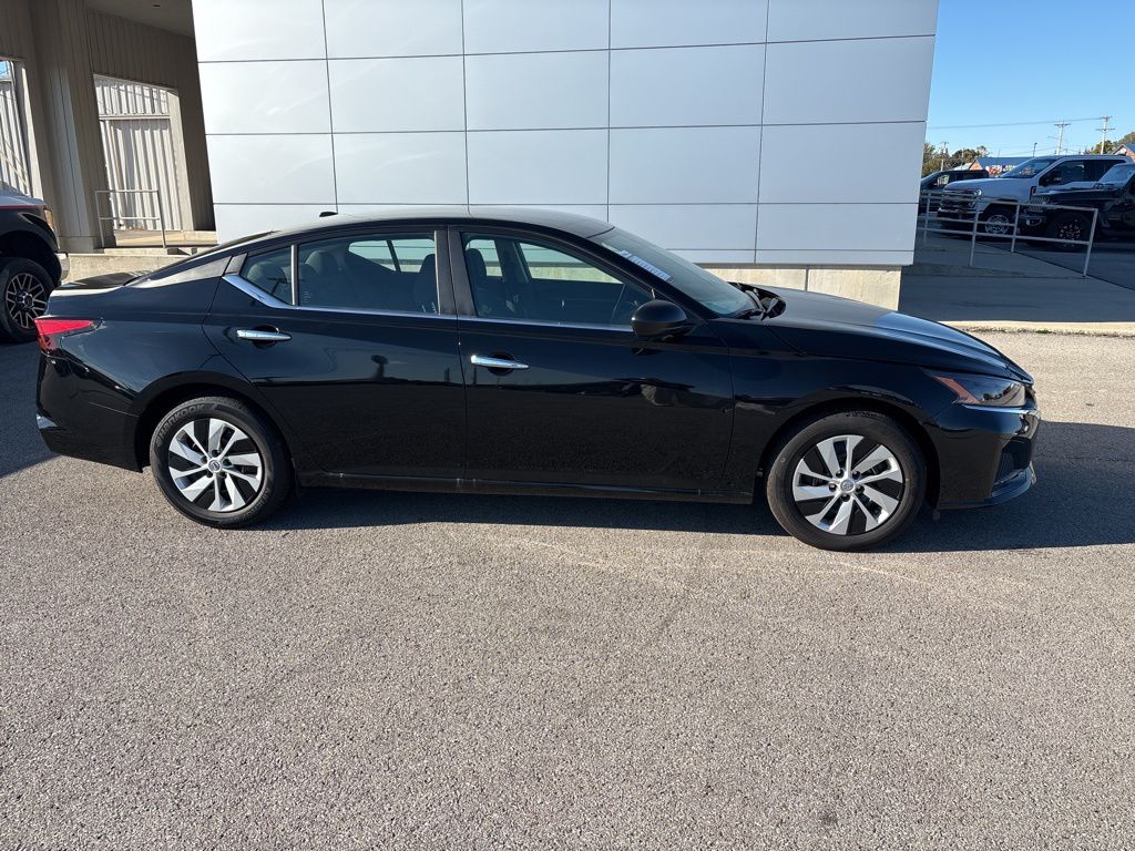 2025 Nissan Altima Sedan 