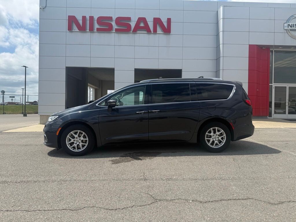 Used 2021 Chrysler Pacifica Touring L Minivan/Van