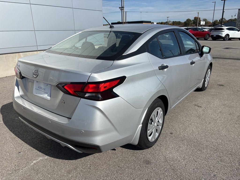 New 2025 Nissan Versa 1.6 S Sedan