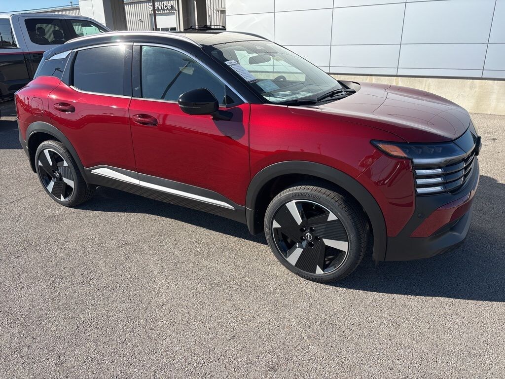 New 2025 Nissan Kicks SR SUV