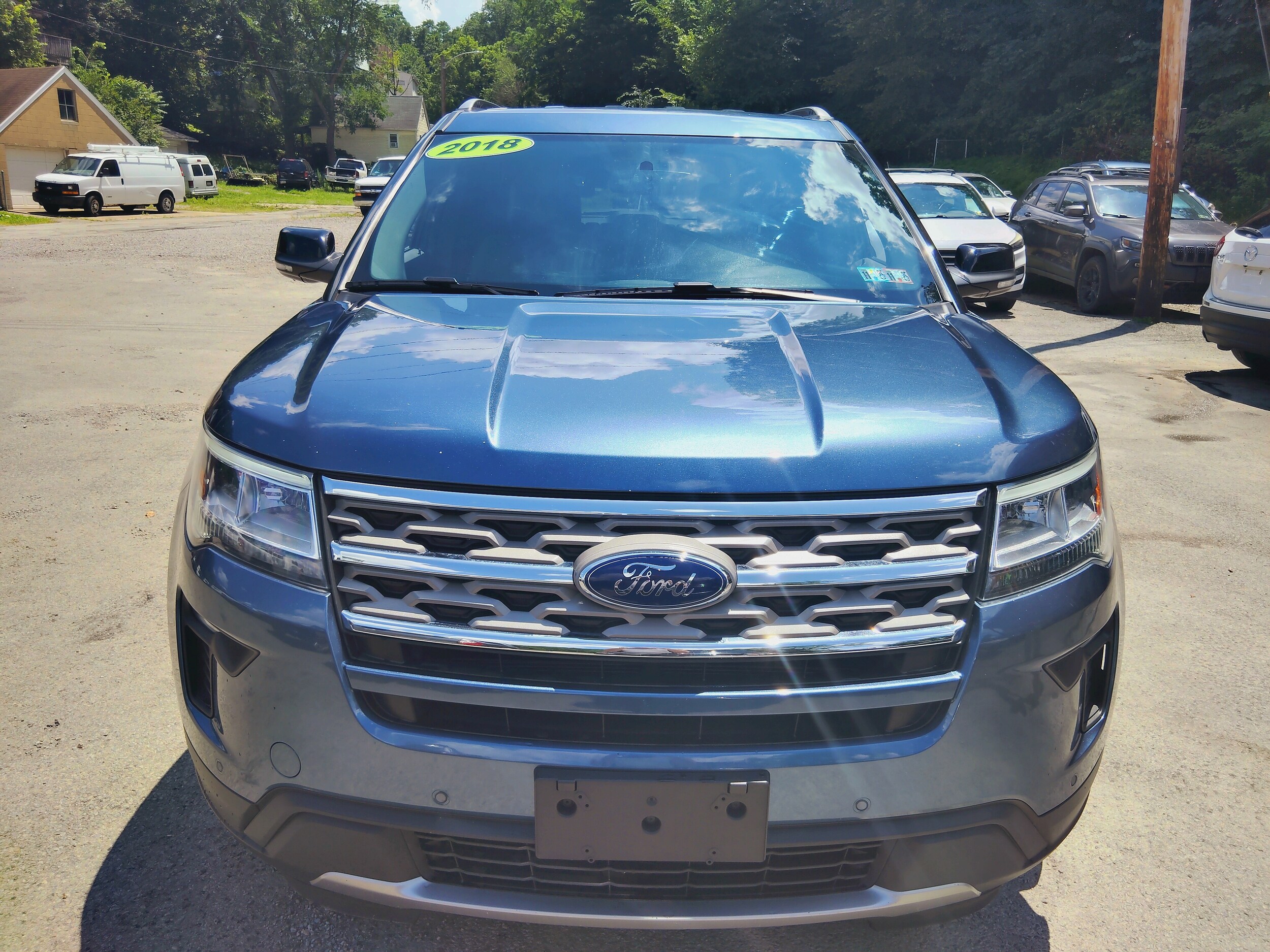 2018 Ford Explorer XLT photo 3