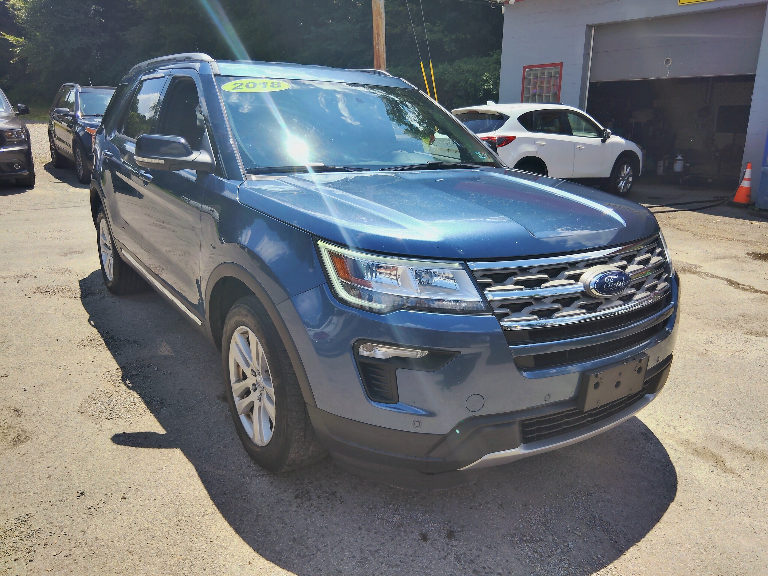 2018 Ford Explorer XLT photo 2