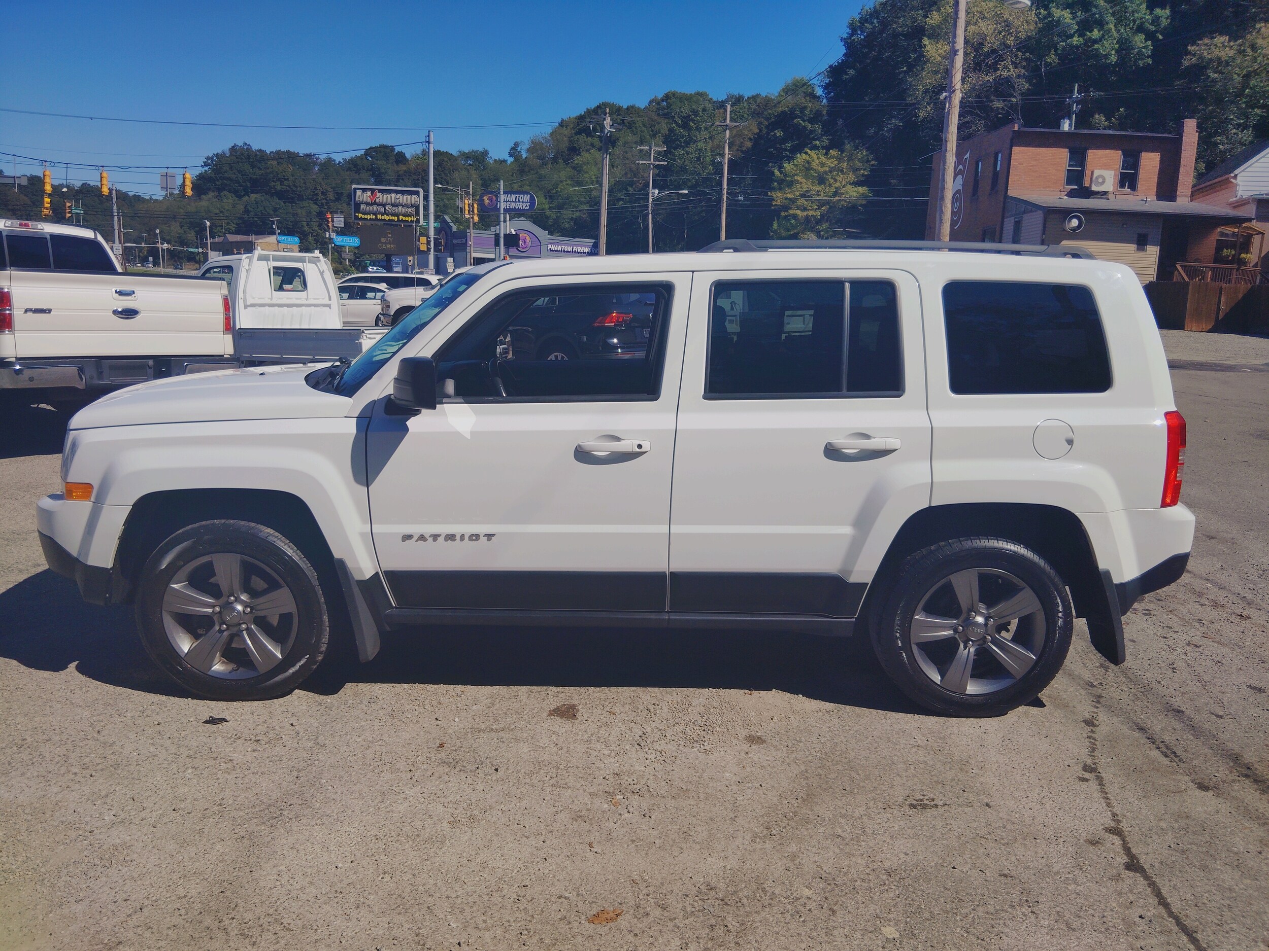2015 Jeep Patriot Latitude photo 3