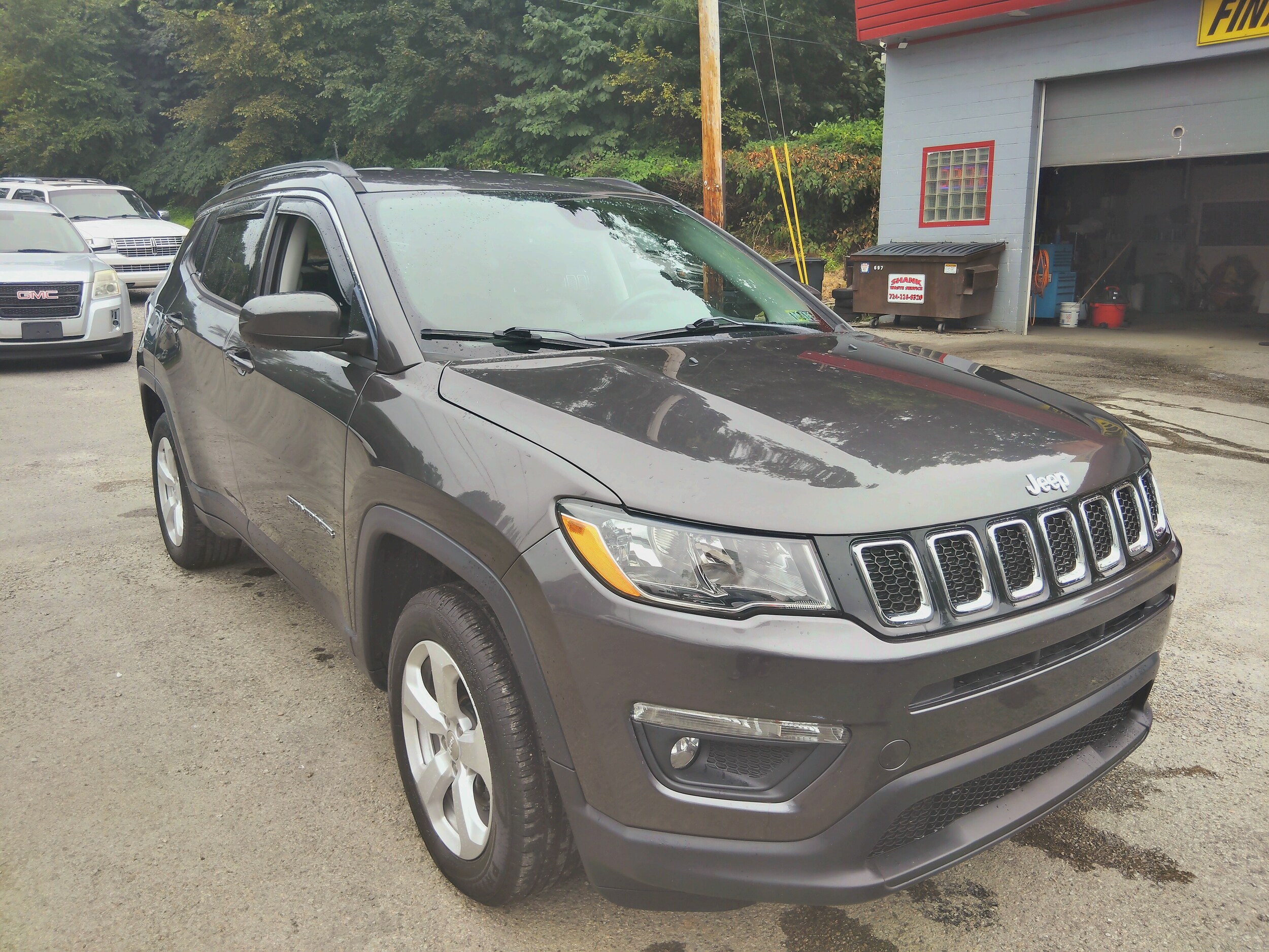 2019 Jeep Compass Latitude photo 2