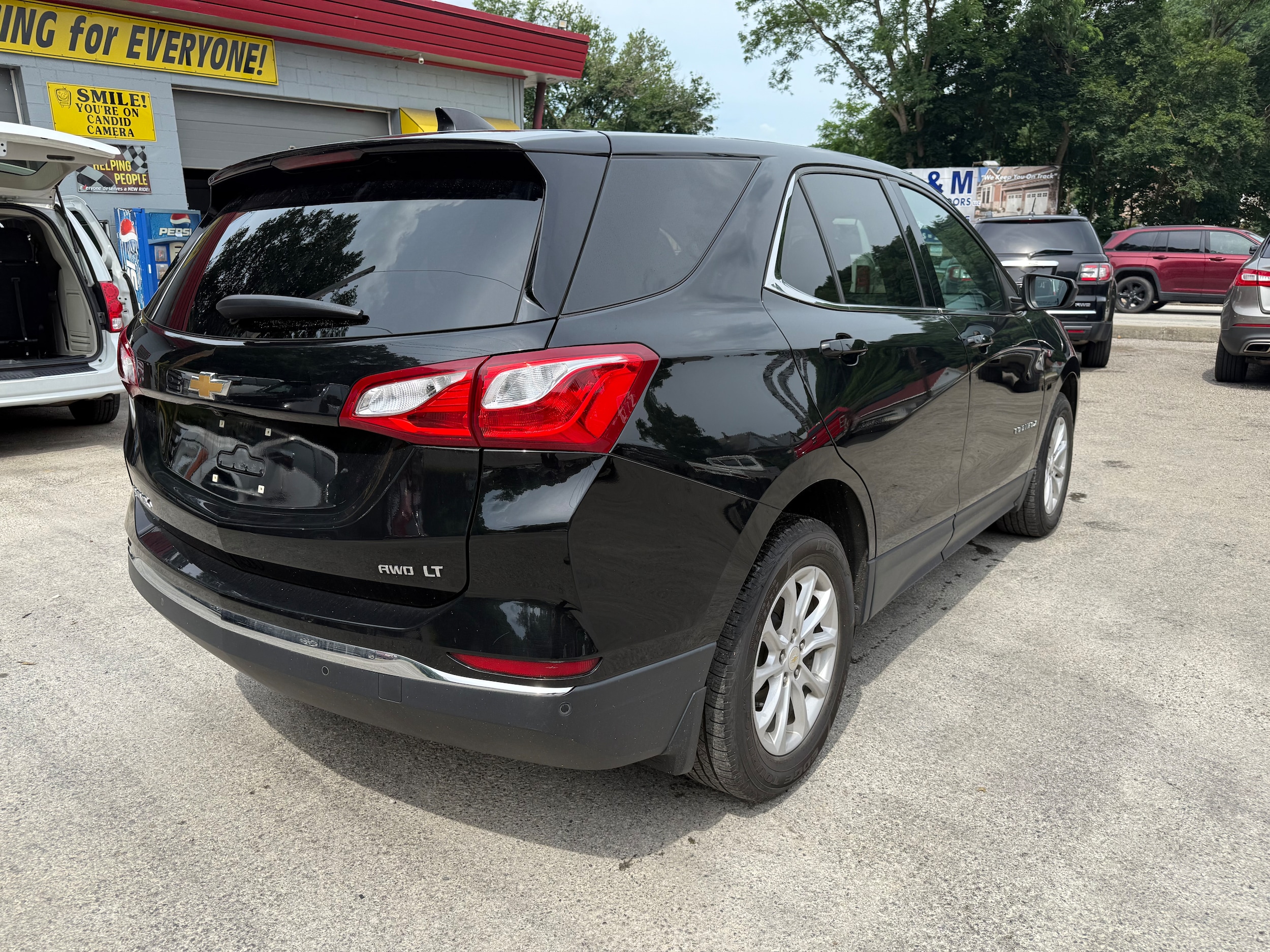 2020 Chevrolet Equinox photo 2