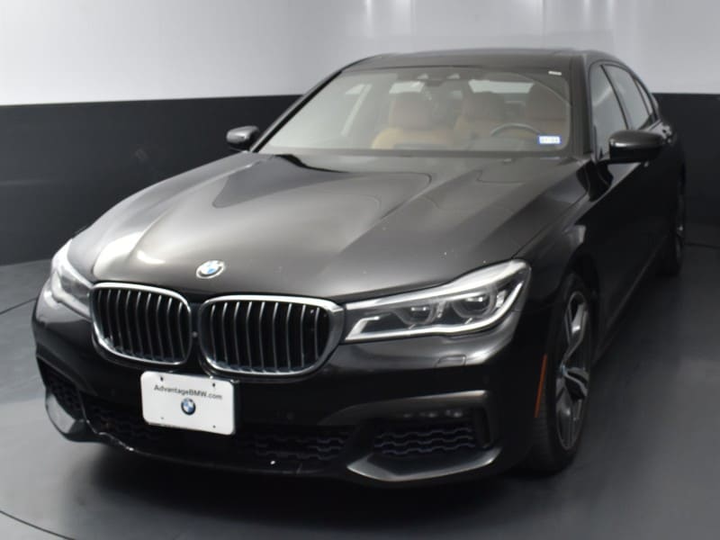 2016 BMW 7 Series 750i's photo