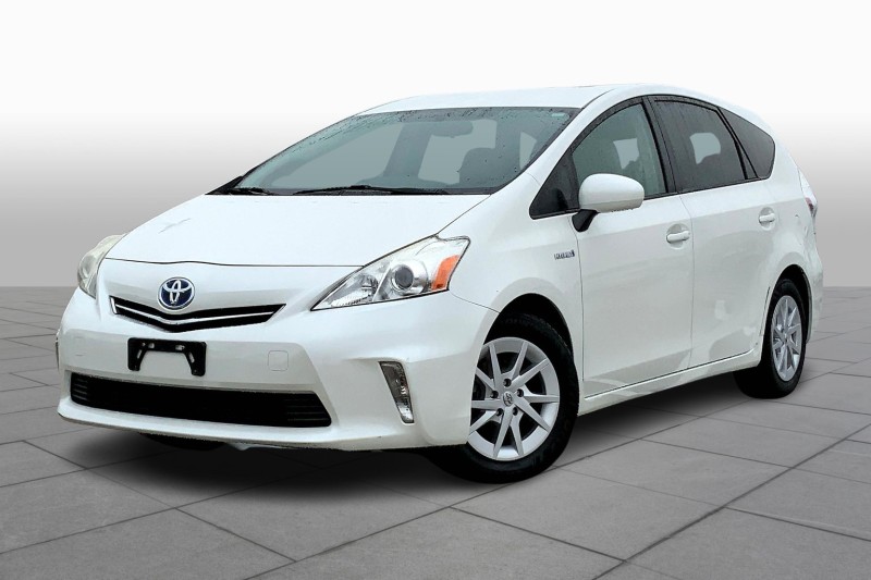 2012 Toyota Prius v Three's photo