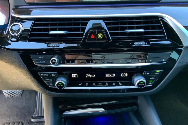 2023 BMW 5 Series 530i - Photo 18