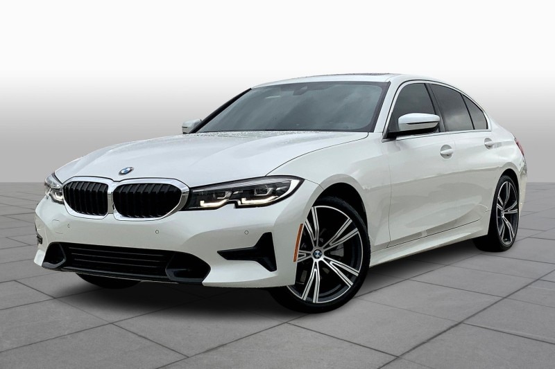 2022 BMW 3 Series 330i's photo