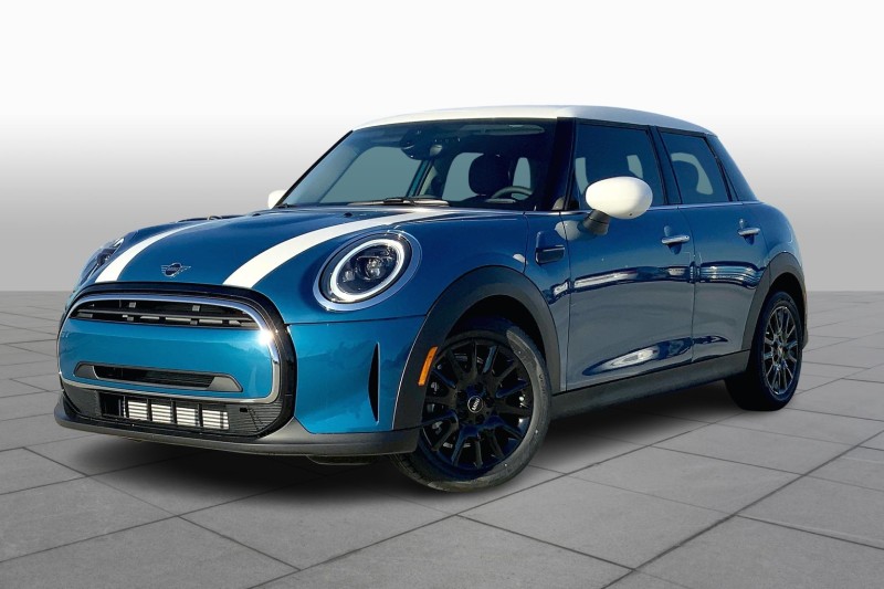 2023 MINI Hardtop 4 Door Base's photo