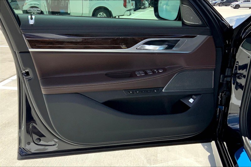 2022 BMW 7 Series 750i - Photo 10
