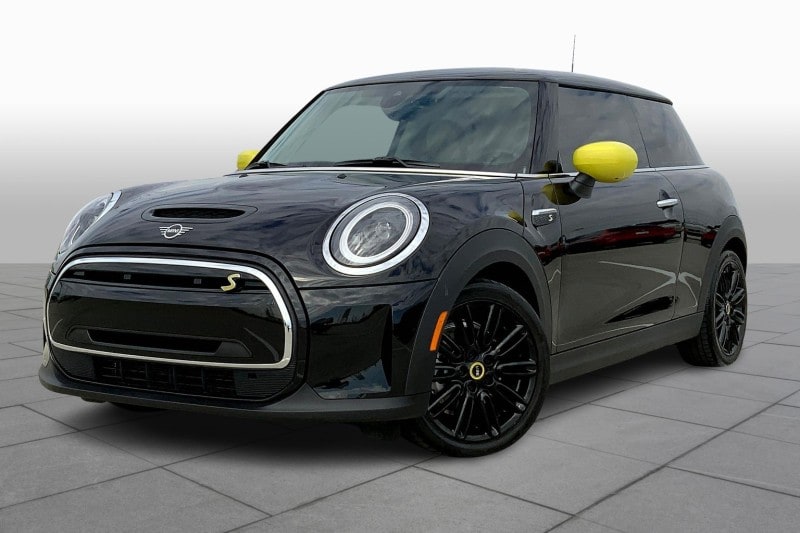 2022 MINI Hardtop 2 Door SE's photo