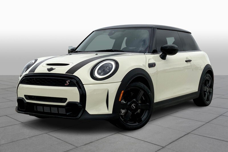 2023 MINI 3 Door S's photo