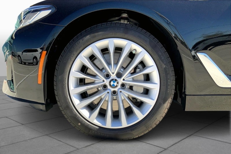 2023 BMW 5 Series 530i - Photo 11