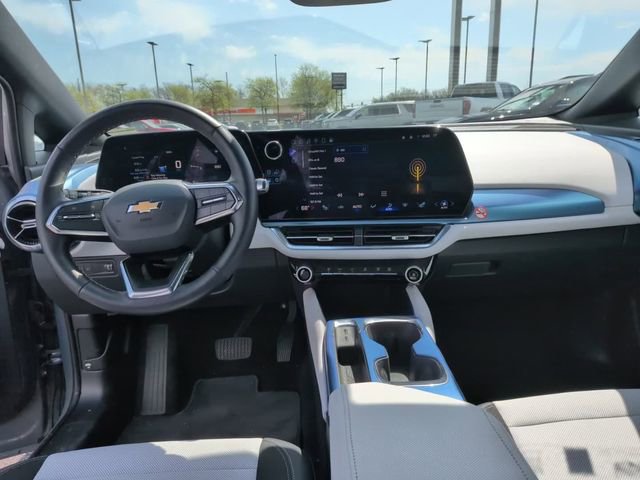 2025 Chevrolet Equinox EV LT - Photo 24