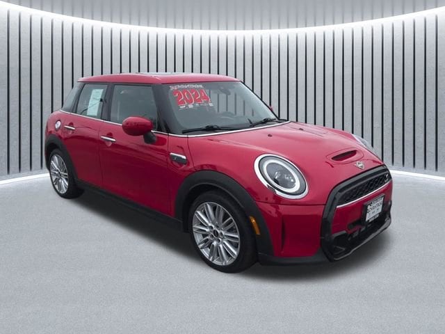 2024 MINI Hardtop Cooper S's photo