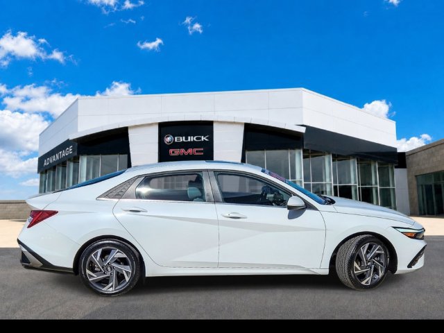 2025 Hyundai Elantra SEL - Photo 10
