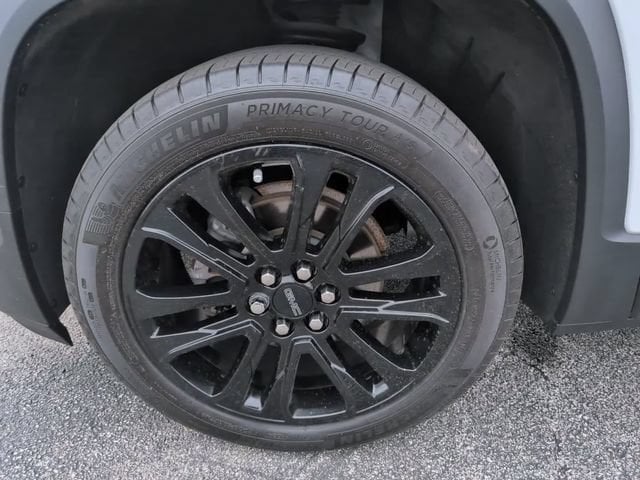 2023 GMC Acadia SLE - Photo 11