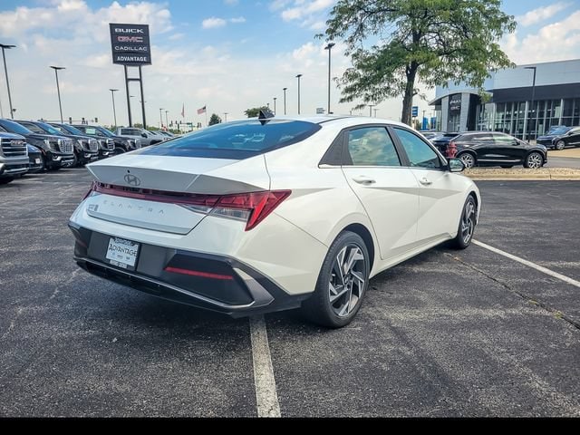 2025 Hyundai Elantra SEL - Photo 11