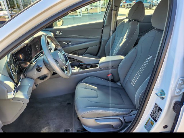 2025 Hyundai Elantra SEL - Photo 11
