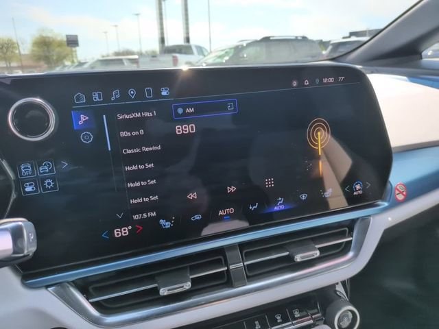 2025 Chevrolet Equinox EV LT - Photo 21